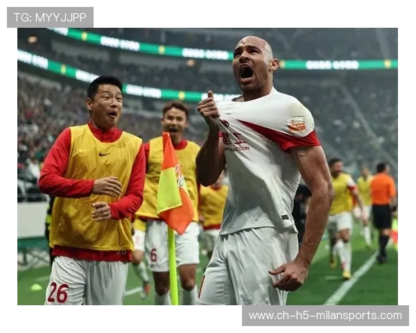 中超联赛月度最佳球员揭晓球员凭精彩表现荣膺当月最耀眼之星 中超联赛月度最佳球员揭晓球员凭精彩表现荣膺当月最耀眼之星