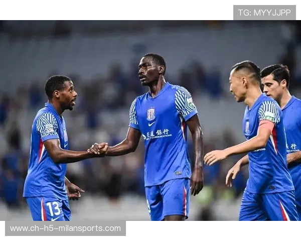 上海申花新助教盛赞争议铁卫恢复状态为球队注入信心 上海申花新助教盛赞争议铁卫恢复状态为球队注入信心