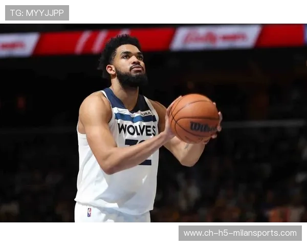 唐斯低位转身投篮得手,森林狼拿下关键分 唐斯低位转身投篮得手,森林狼拿下关键分