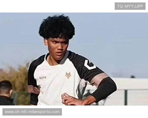 17岁华裔安哥拉国少队长丹塞尔试训陕西联合 17岁华裔安哥拉国少队长丹塞尔试训陕西联合