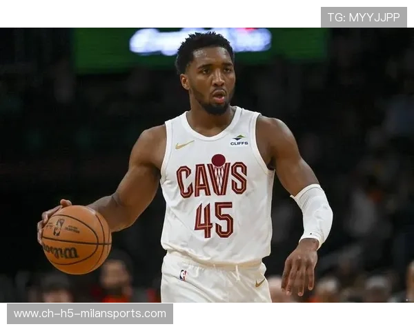 米切尔外线再中三分，骑士终场前完成反超